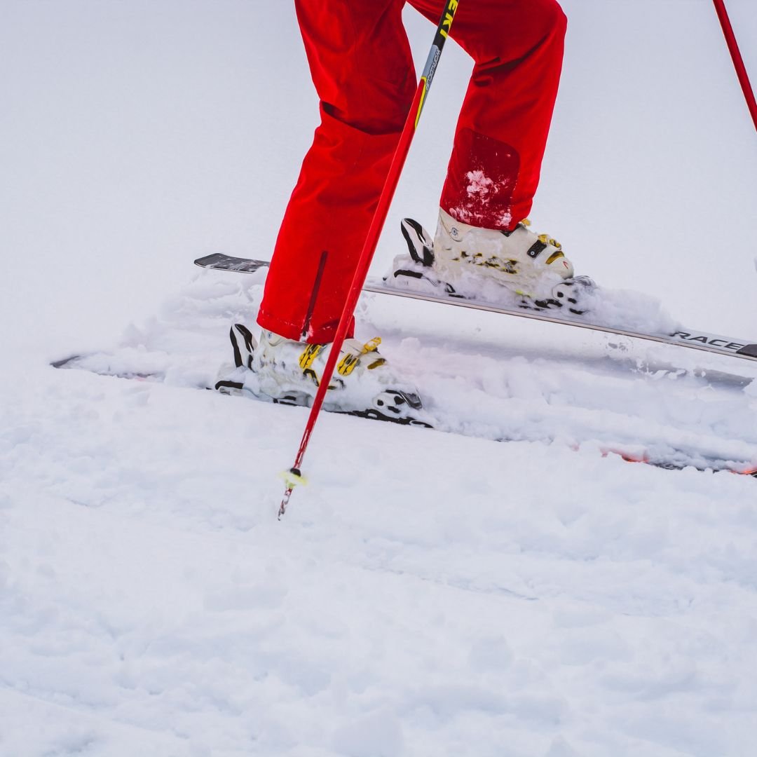 Winter Sports Knee Injuries: Common Problems, Treatment & When to See a Knee Surgeon in London
